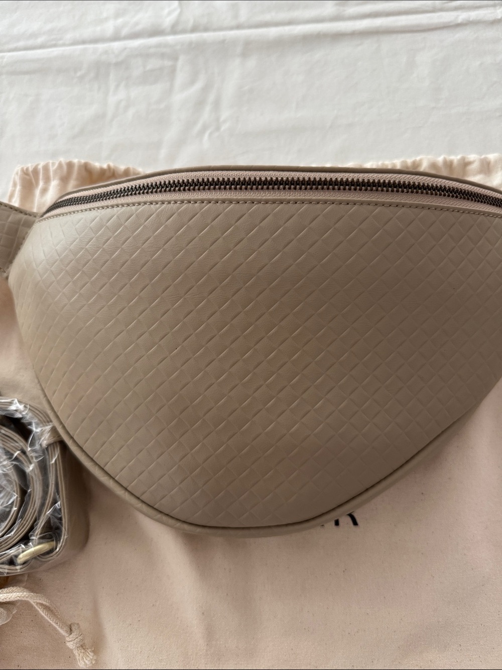 Andar Tatum Woven Leather Belt Bag - Picture 2 of 5